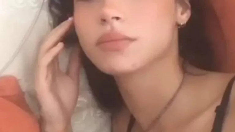 Kibrisli Gizem Efsane Bol Videolu 627d69308ff56