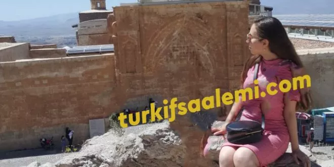 Universiteli Nigar Efsane 627c3dfd451c9