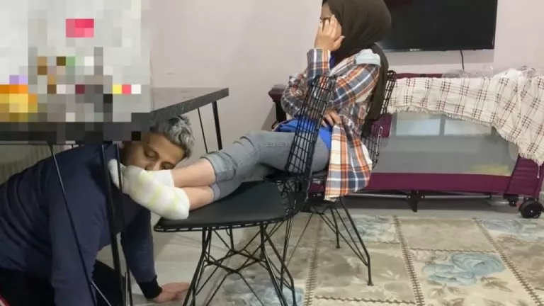 Turk Turbanli Ayaklarini Yalatiyor 648aa080aca84
